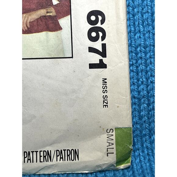McCalls 6671 sewing pattern pullover top V neck size small - Picture 2 of 6